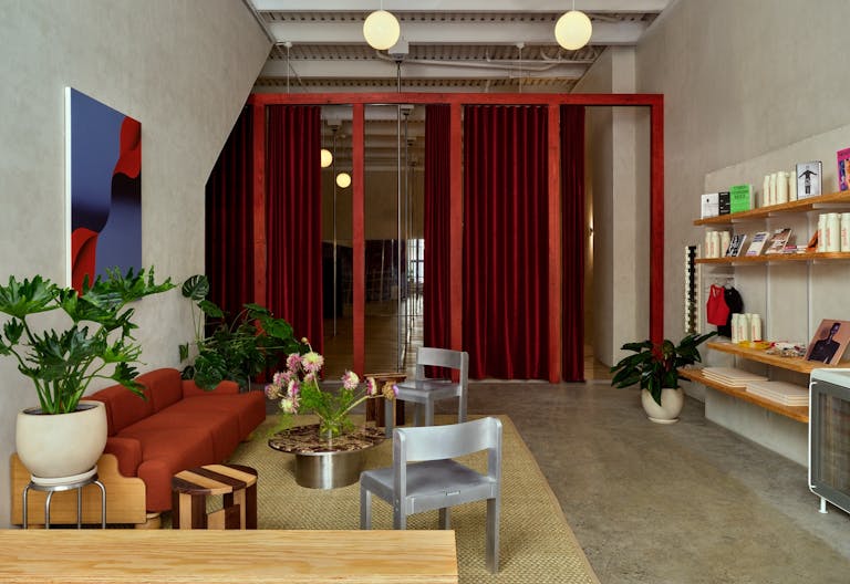 White Box in a vibrant artistic hub - Image 3