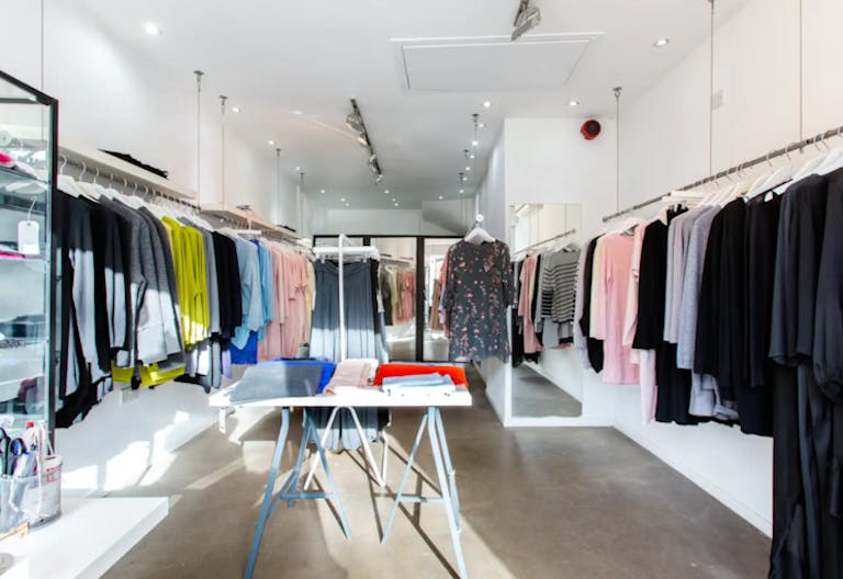 Retail space in Hampstead - Image 1