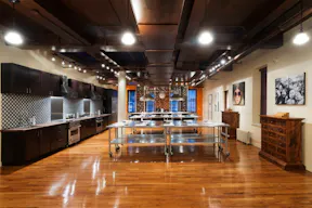 Demo Kitchen with Beautiful Loft Space - Image 0