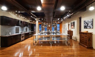 Demo Kitchen with Beautiful Loft Space - Image 0