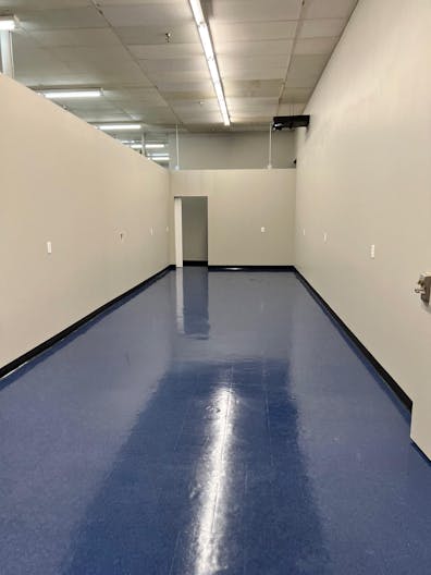 Boutique Space Immediately Available - Image 3