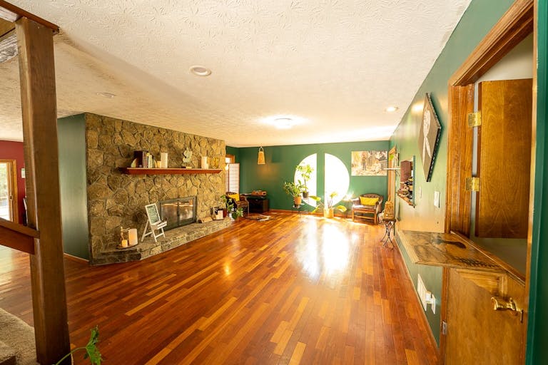 Georgia Lakehouse Creative Space & ART Gallery - Image 0