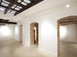 Shop in Paris - Image 7