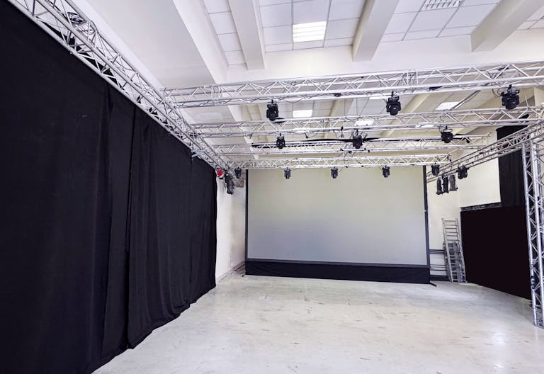 Studio spacieux et modulable aux portes de Paris - Image 1