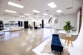 Orange County 1800 sq ft Studio - Image 2