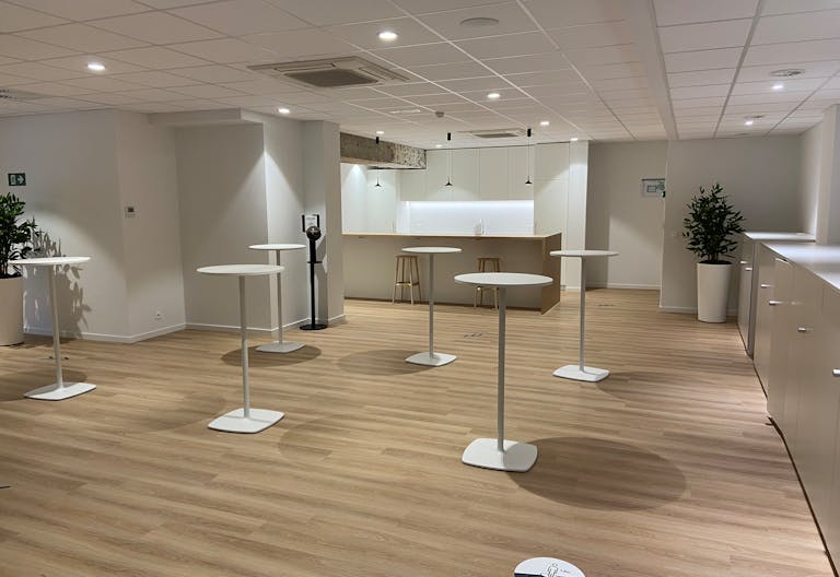 A perfect pop up space in the heart of Europe - Image 0