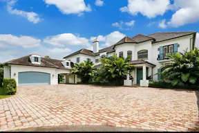 Tranquil Oasis Retreat with Lush Gardens and Modern Amenities Near Miami - Image 2