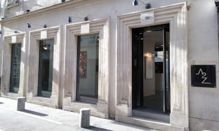 Luxurious Showroom Space in Saint-Germain-des-Prés, Paris - Image 2