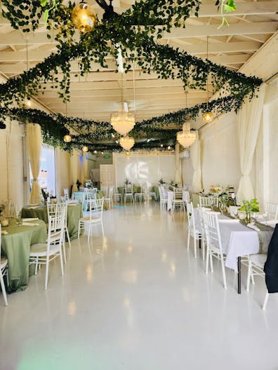 Beautiful Indoor and Outdoor Versatile Event Venue - Image 0