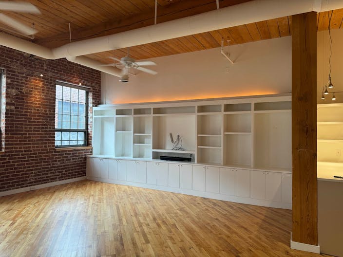 Spacious Atlanta Penthouse Perfect for Video Shoots and Photo Sessions - Image 2