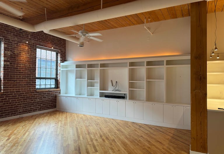 Spacious Atlanta Penthouse Perfect for Video Shoots and Photo Sessions - Image 2
