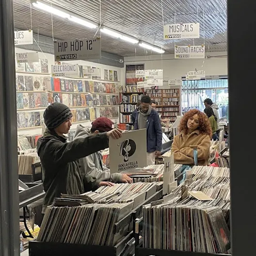 Store Stage at Nivessa Pico (store remains open)  - Image 1