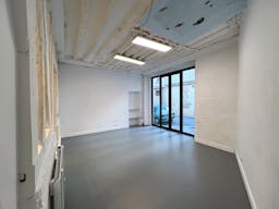 Superbe showroom au coeur de St Germain - Image 2