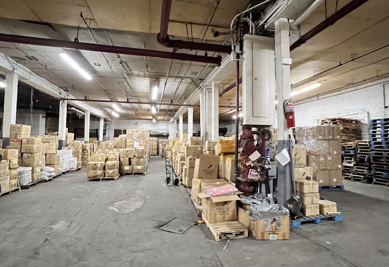 13,000 SQ FT ? PRIME BUSHWICK WAREHOUSE ? HIGH CEILINGS TO LEASE - Image 3