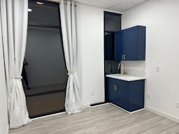 Newly renovated Private Suite for rent in Beauty Salon - Image 2