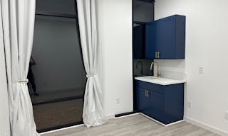 Newly renovated Private Suite for rent in Beauty Salon - Image 2