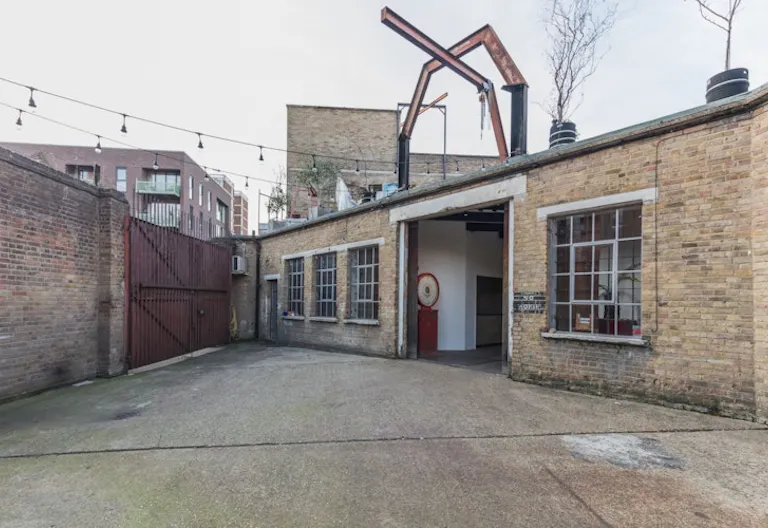 Hoxton Docks - Image 3