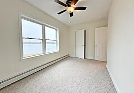 Lake house - Image 3