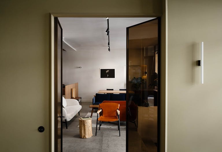 Showroom design lumineux et calme en plein Paris 11 - Image 1