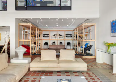 Two-Story, 3000 sqft, Large, Bright & Airy Art Gallery & Collectible Vintage Design Gallery in Brooklyn - Image 0