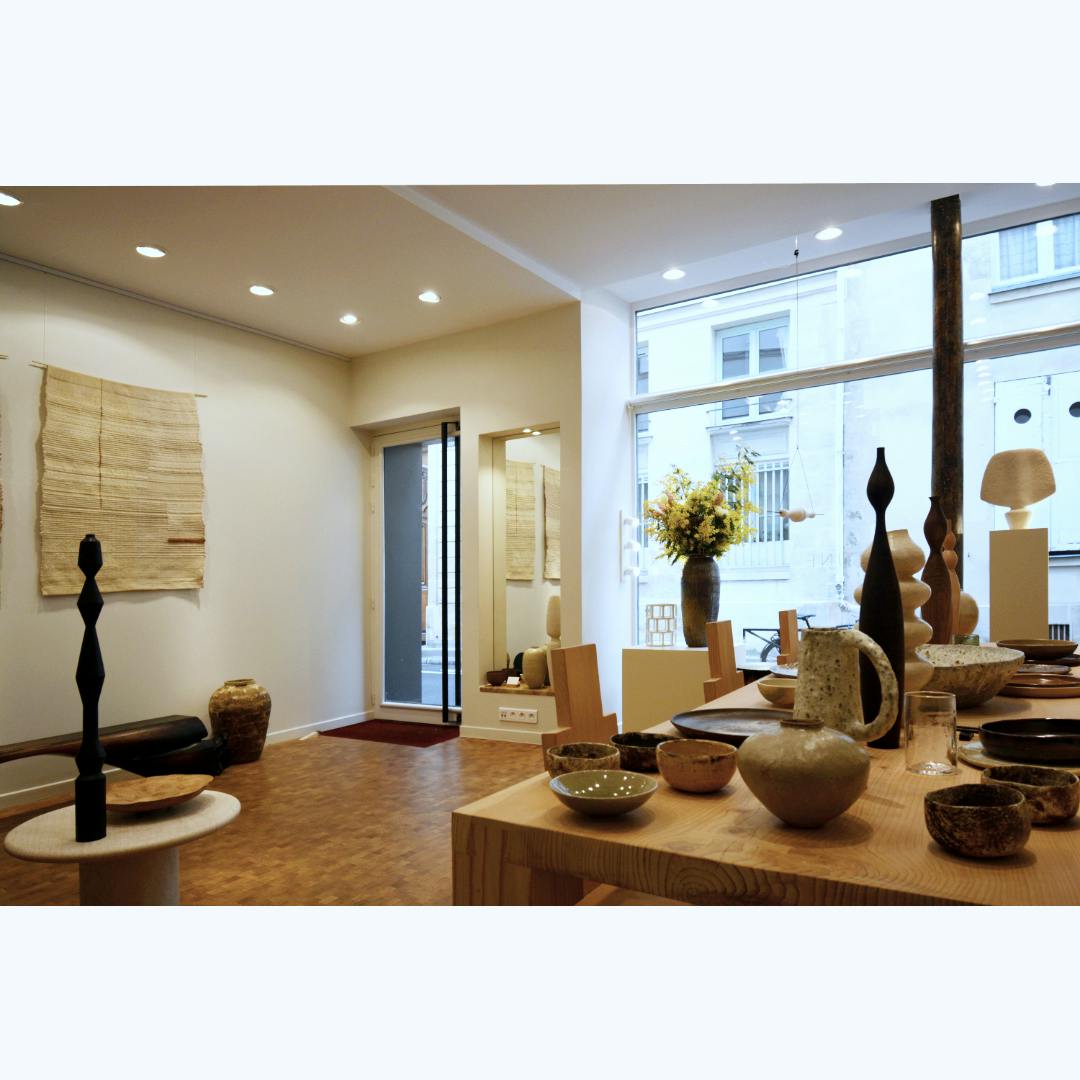 Modern 37 sqm Gallery and Showroom in Le Marais