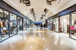 Pop Up Kiosk Galerie des champs �lys�e - Image 2