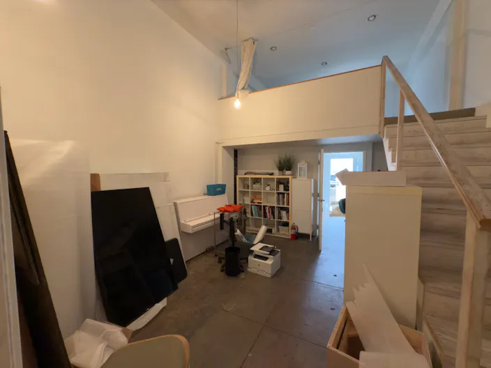 SHOW Sound Studio and Lounge - Image 4