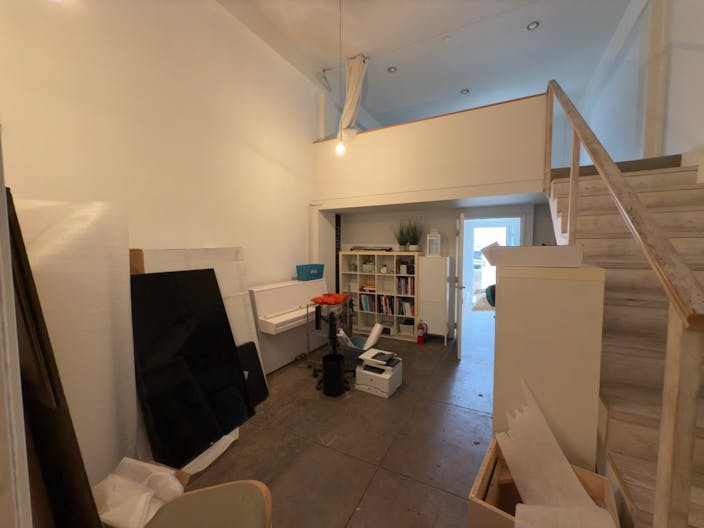 SHOW Sound Studio and Lounge - Image 4