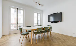 Haussmannian Event Apartment: Corporate Seminars, Conferences, Showrooms... - Image 11