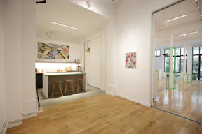 Espace atypique avec cour privative � R�publique / Canal Saint-Martin - Image 6