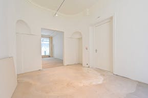 Magnifique espace sous verri�re � proximit� du Palais Royal - Image 9