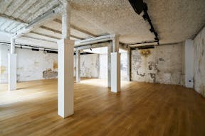 Entire art gallery in Le Marais, Paris - Image 7