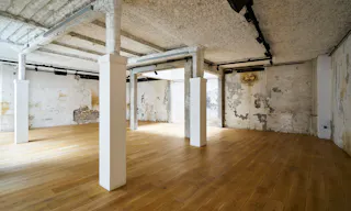 Entire art gallery in Le Marais, Paris - Image 7