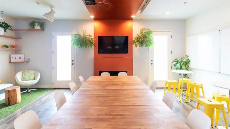 Stunning Indoor/Outdoor Flex Space in Downtown Santa Monica with Outstanding Service - Image 2