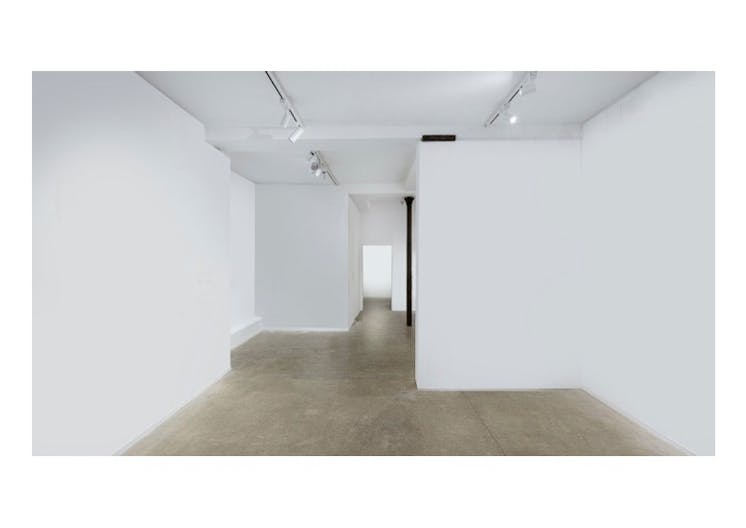 Un espace pop-up parfait pour les fashion weeks dans le quartier du marais à Paris. - Image 0