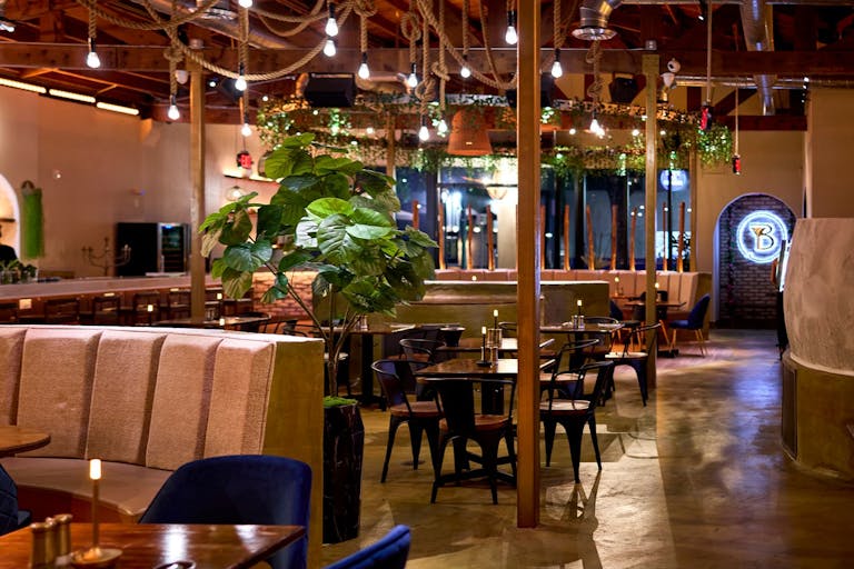 Chic 8th Street Dining Spot - perfect for a variety of events - Image 3