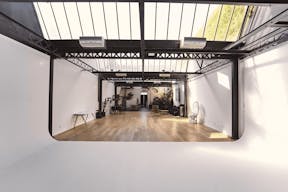Studio photo, showroom - Image 7