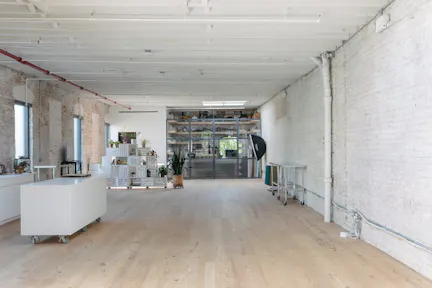 White Commercial Kitchen Photostudio - Image 0