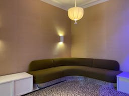 Boutique/Galerie Saint Germain - Image 2