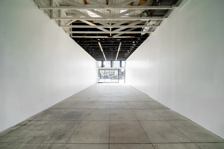 Stunning Retail Space on Iconic Sunset Boulevard - Image 4