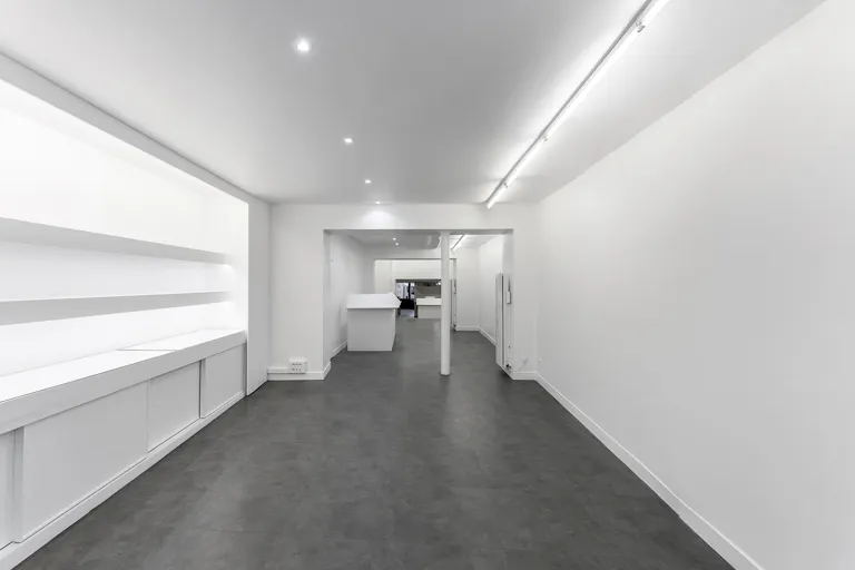 Stylish Le Marais Boutique - Image 0