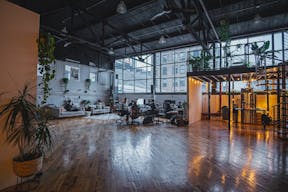 Sunny Plant Filled Dumbo Restored Warehouse //  Perfect for Photo shoots/Dinner Parties/Events - Image 8