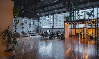 Sunny Plant Filled Dumbo Restored Warehouse // Perfect for Photo shoots/Dinner Parties/Events - Image 8