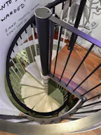 Prime Boutique Shop in Boulevard Saint-Germain - Image 12
