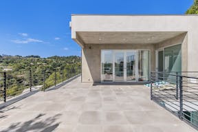Villa in Beverly Hills - Pool - Scenic Outlook - Image 5