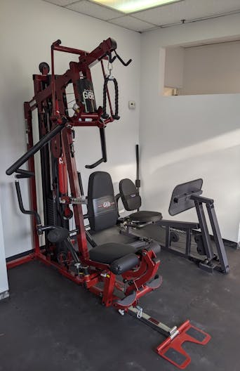 Storefront Physical Therapy and Personal Training Studio with Shower - Image 1