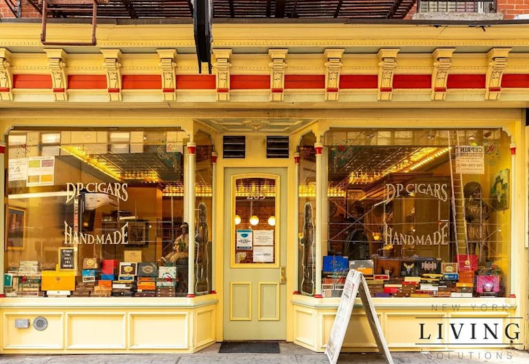 Elegant Midtown South Pop-Up Retail Space: A Blend of History and Versatility - Image 1