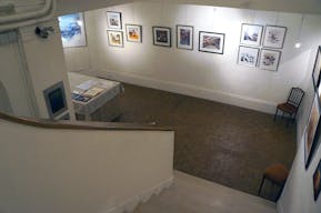 Sophisticated Gallery near Le Bon March� - Image 13