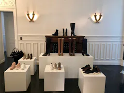 Chic Parisian Apartment – Fashion Showroom, Paris Champs-Élysées  - Image 33