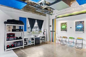 MODERN PHOTO/VIDEO STUDIO | CYCLORAMA, GREEN SCREEN and SEAMLESS BACKDROP | AC, WIFI and SONOS | ALSO PERFECT FOR GALLERY SHOWS AND POP-UPS - Image 2